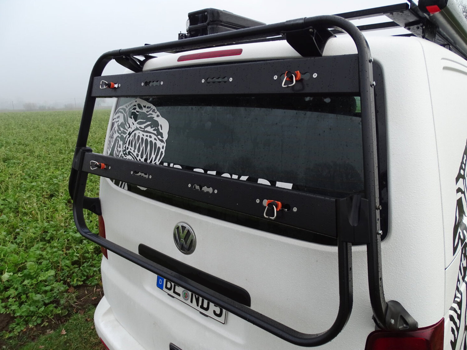 Offroad-Heckträger für Kanister + Ersatzrad VW California